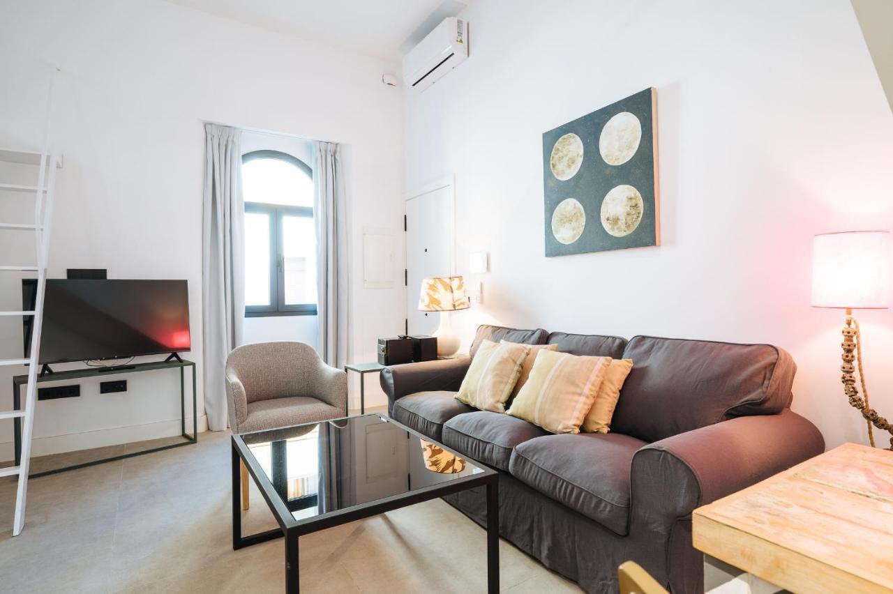 Apartamentos Montevideo 6 Севилья Экстерьер фото