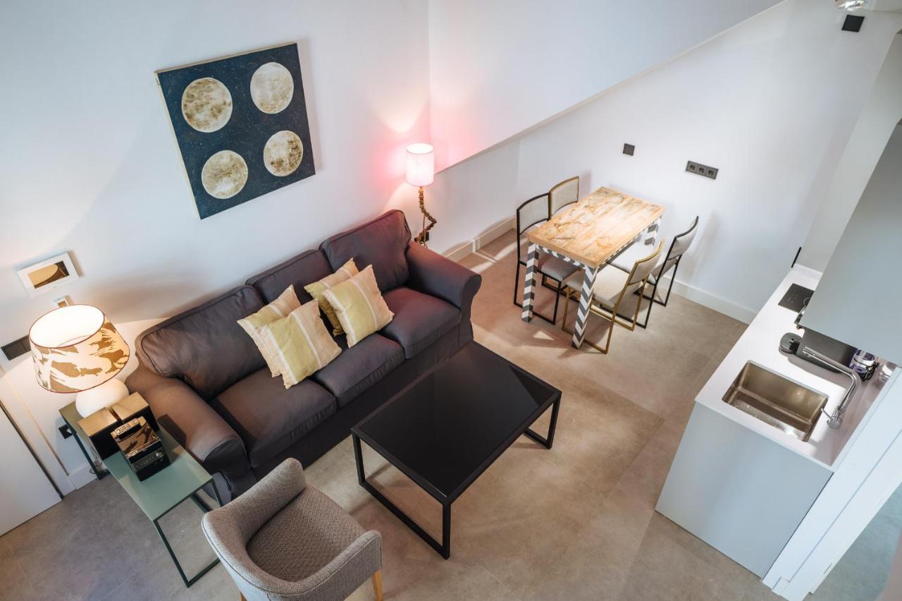 Apartamentos Montevideo 6 Севилья Экстерьер фото