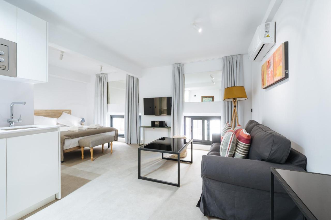 Apartamentos Montevideo 6 Севилья Экстерьер фото