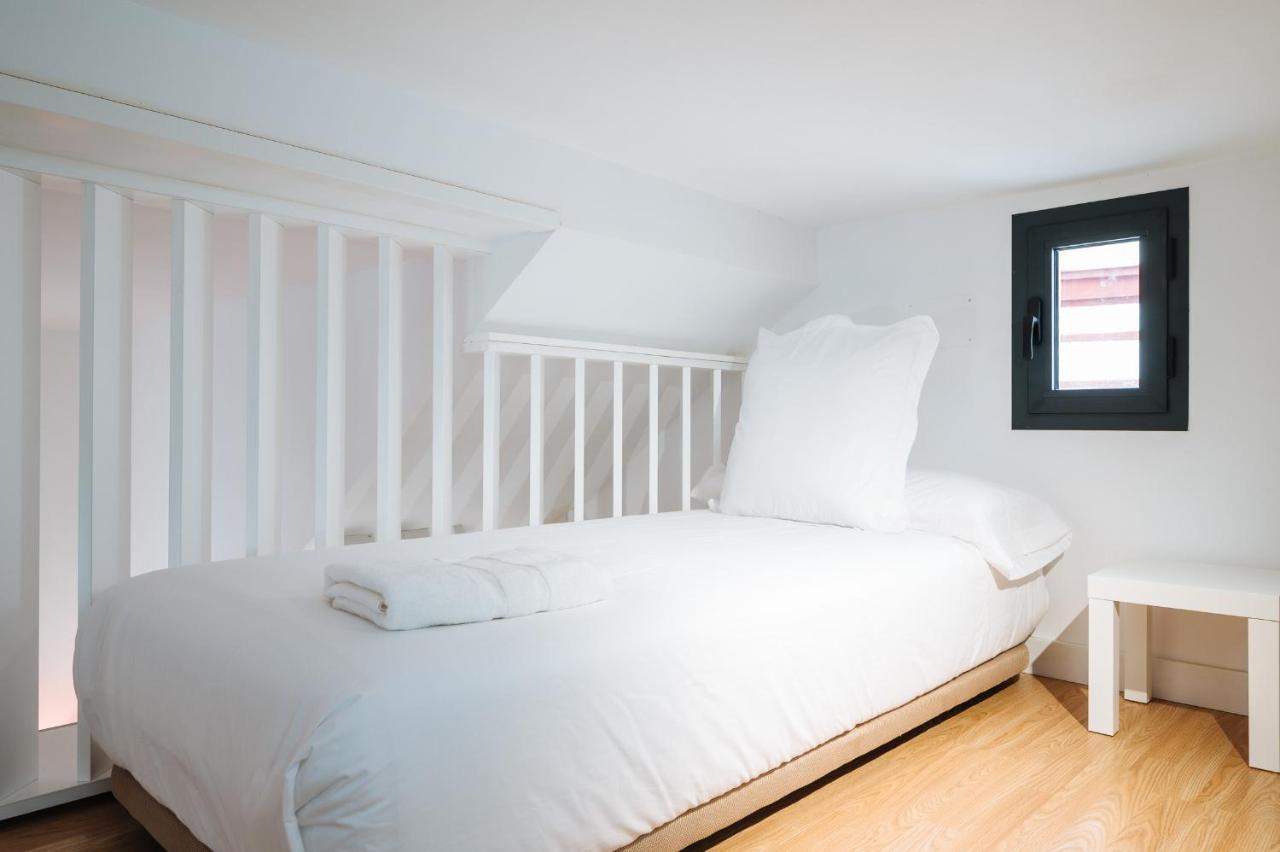 Apartamentos Montevideo 6 Севилья Экстерьер фото