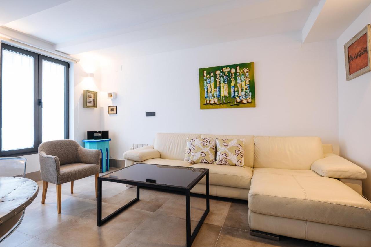 Apartamentos Montevideo 6 Севилья Экстерьер фото