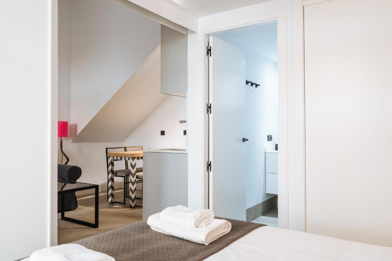 Apartamentos Montevideo 6 Севилья Экстерьер фото