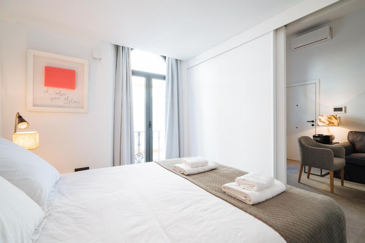 Apartamentos Montevideo 6 Севилья Экстерьер фото