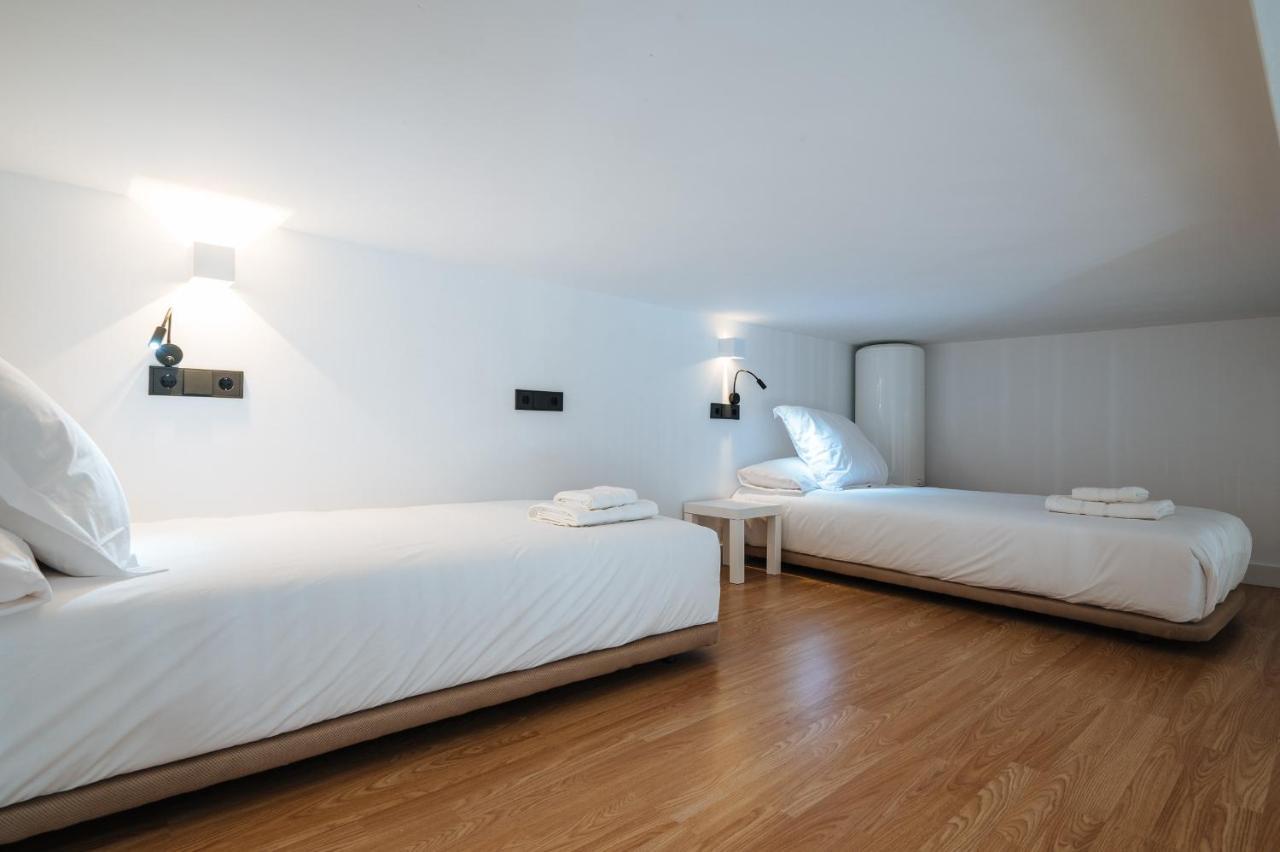 Apartamentos Montevideo 6 Севилья Экстерьер фото