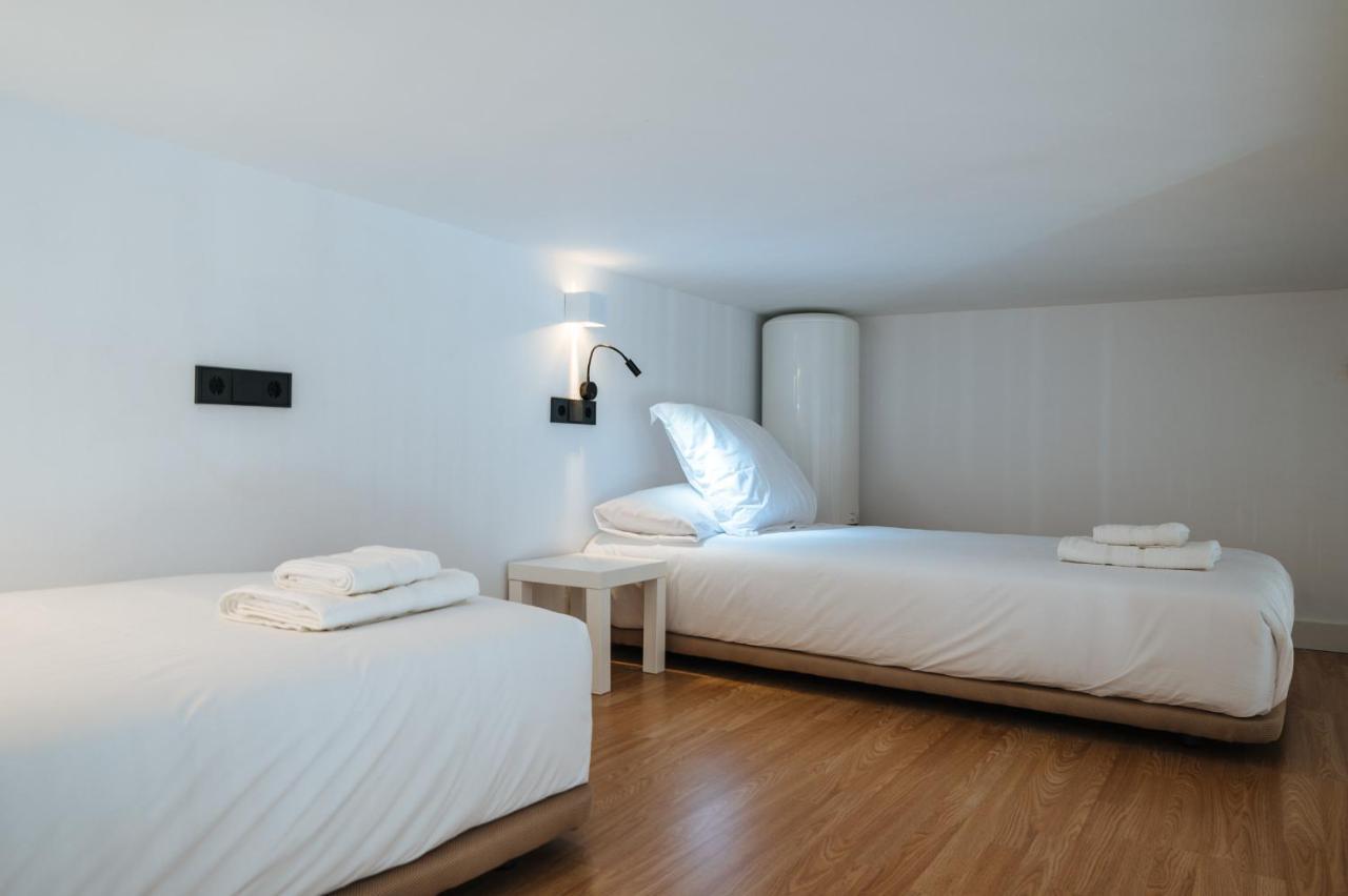 Apartamentos Montevideo 6 Севилья Экстерьер фото