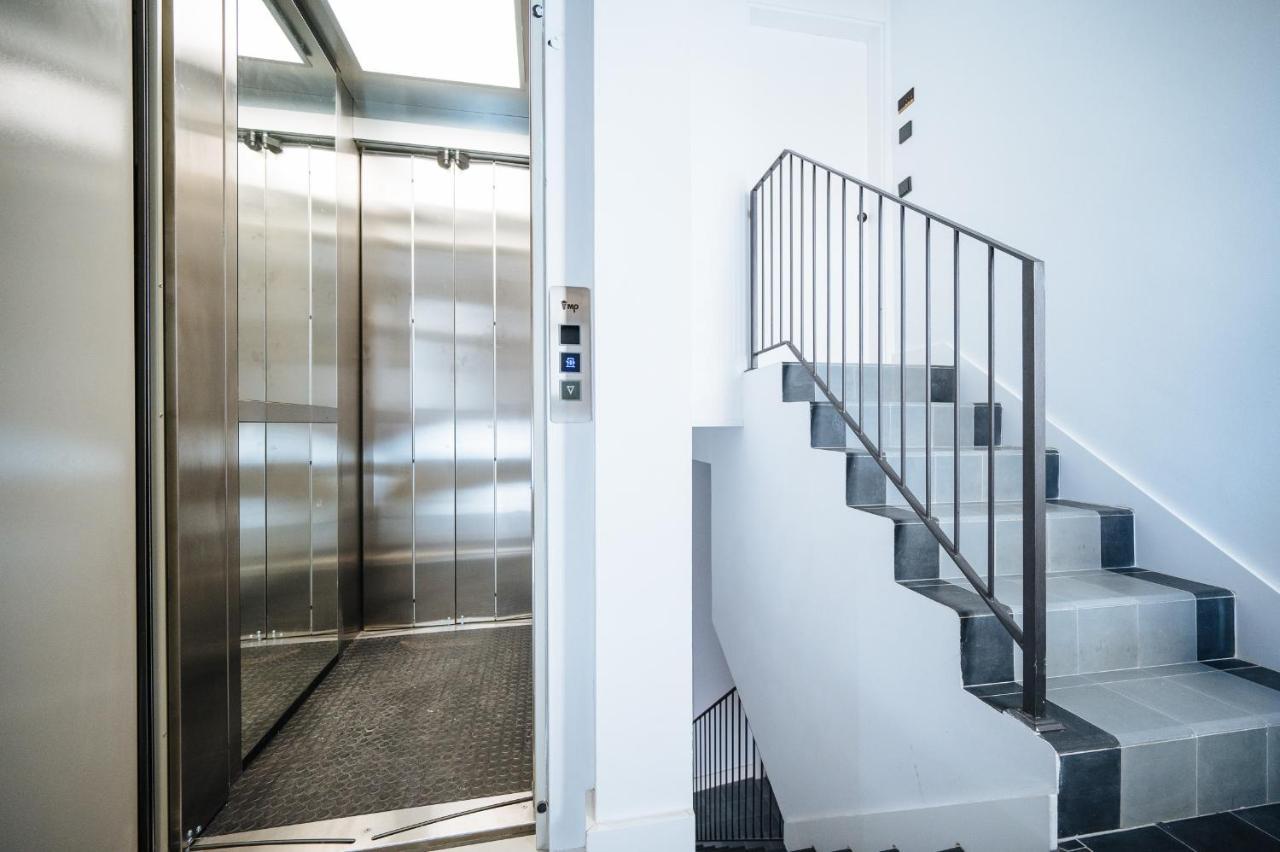 Apartamentos Montevideo 6 Севилья Экстерьер фото