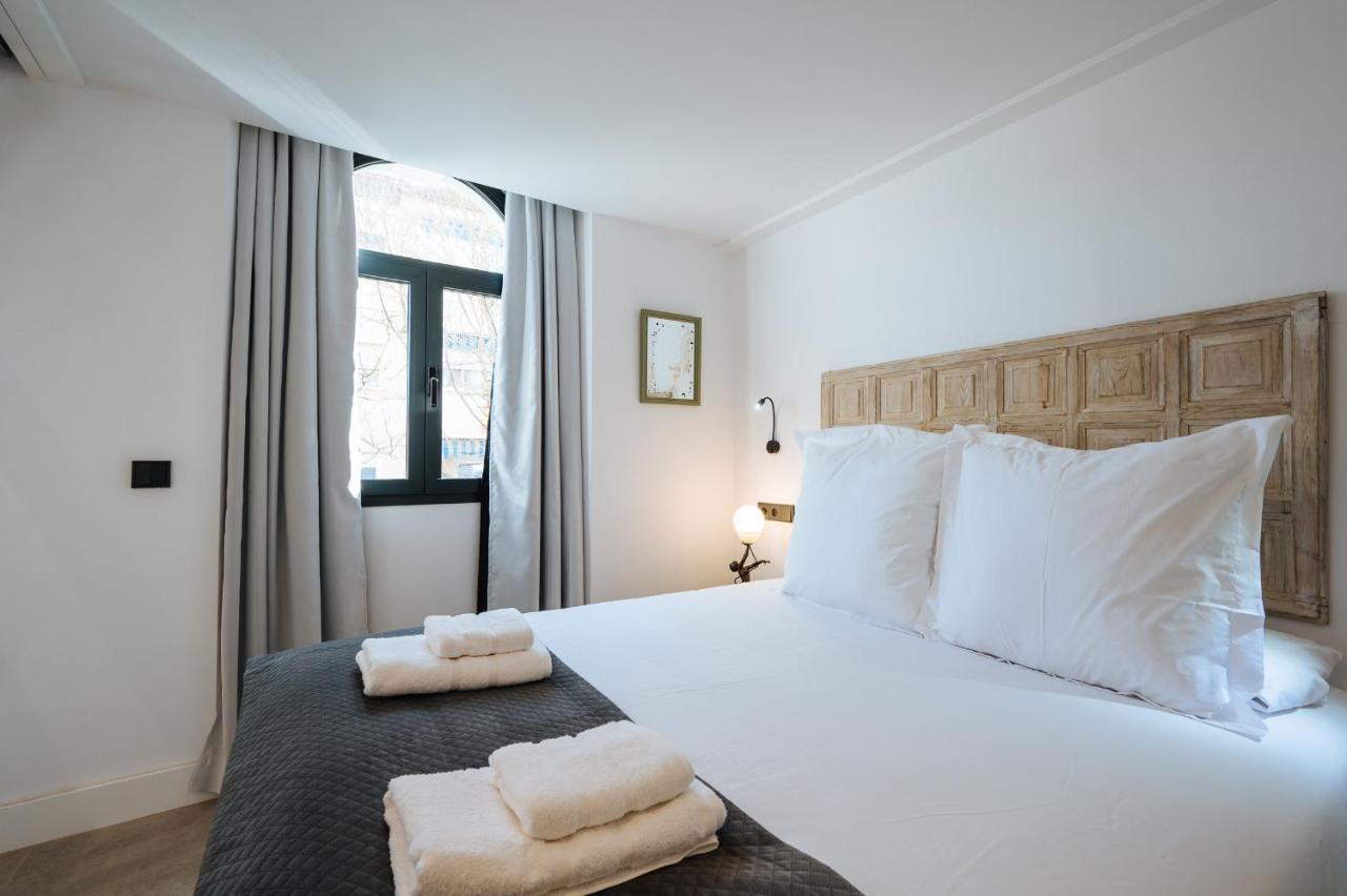 Apartamentos Montevideo 6 Севилья Экстерьер фото