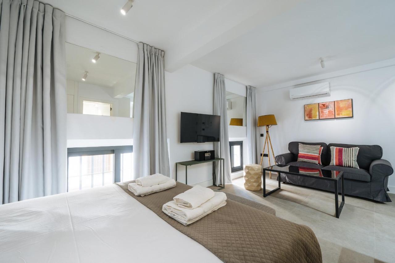 Apartamentos Montevideo 6 Севилья Экстерьер фото