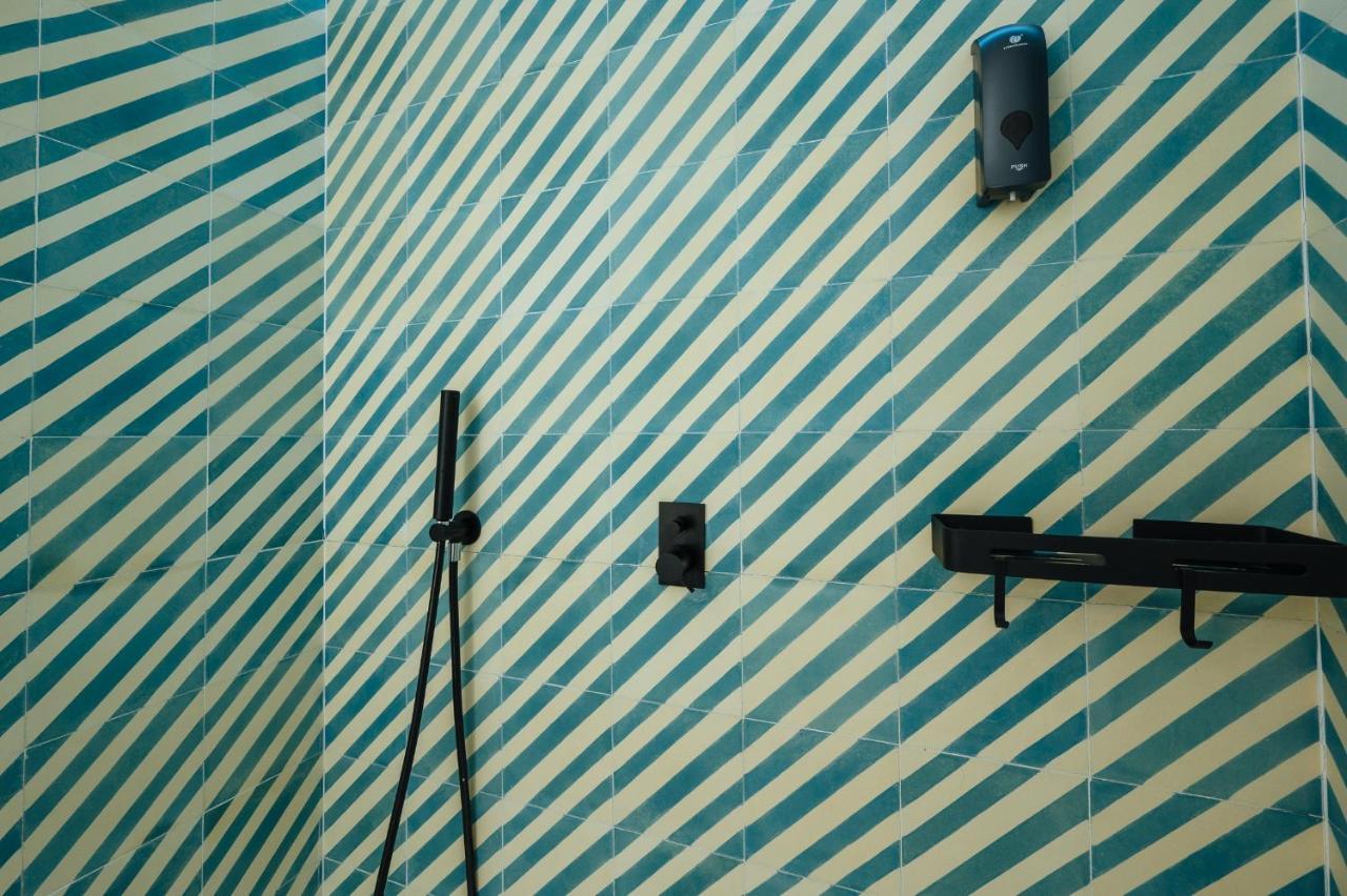 Apartamentos Montevideo 6 Севилья Экстерьер фото