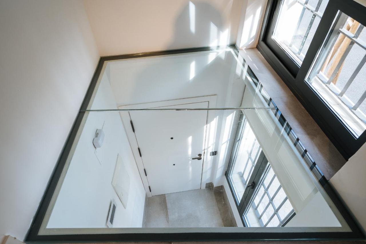 Apartamentos Montevideo 6 Севилья Экстерьер фото