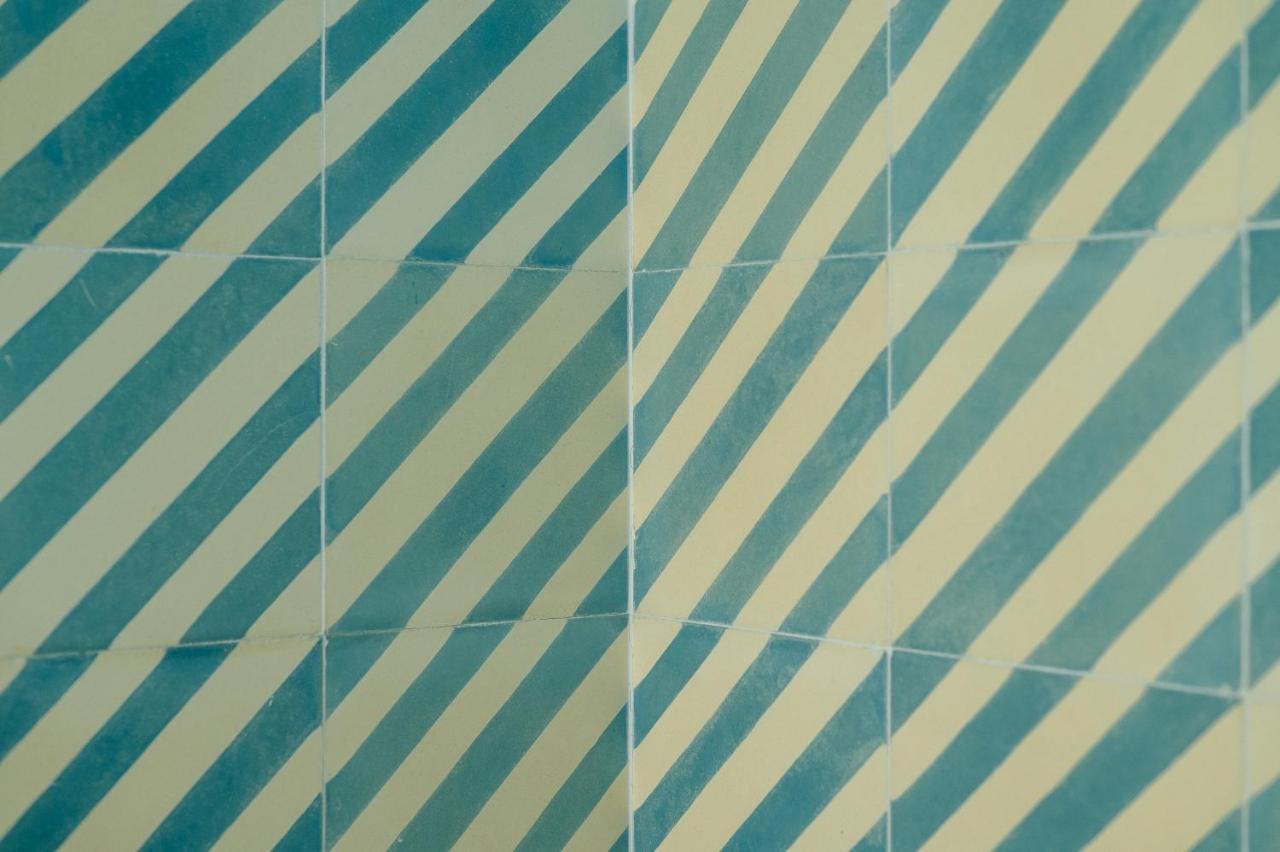 Apartamentos Montevideo 6 Севилья Экстерьер фото
