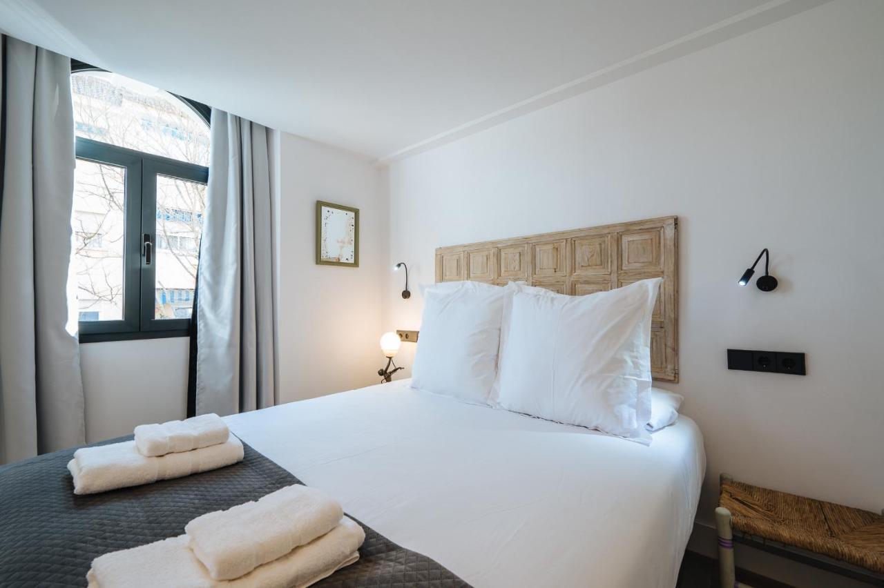 Apartamentos Montevideo 6 Севилья Экстерьер фото