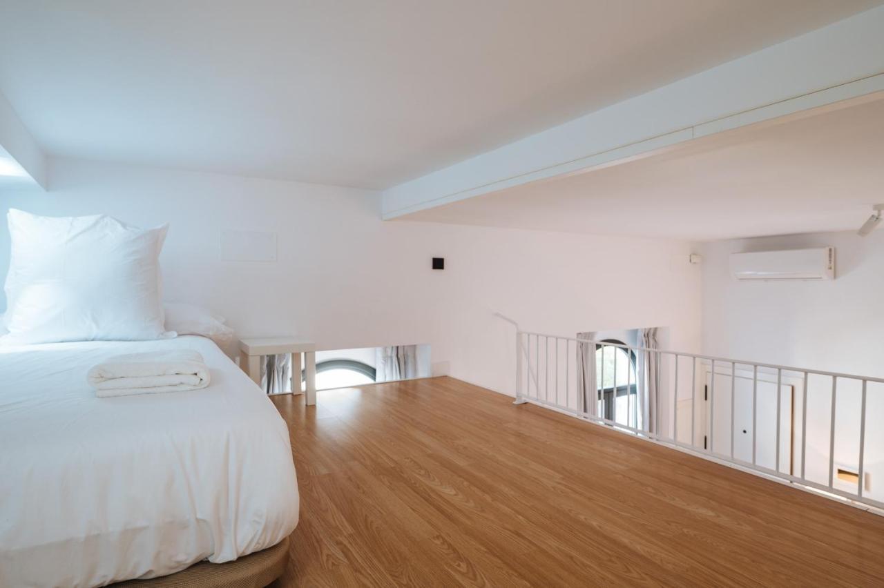 Apartamentos Montevideo 6 Севилья Экстерьер фото