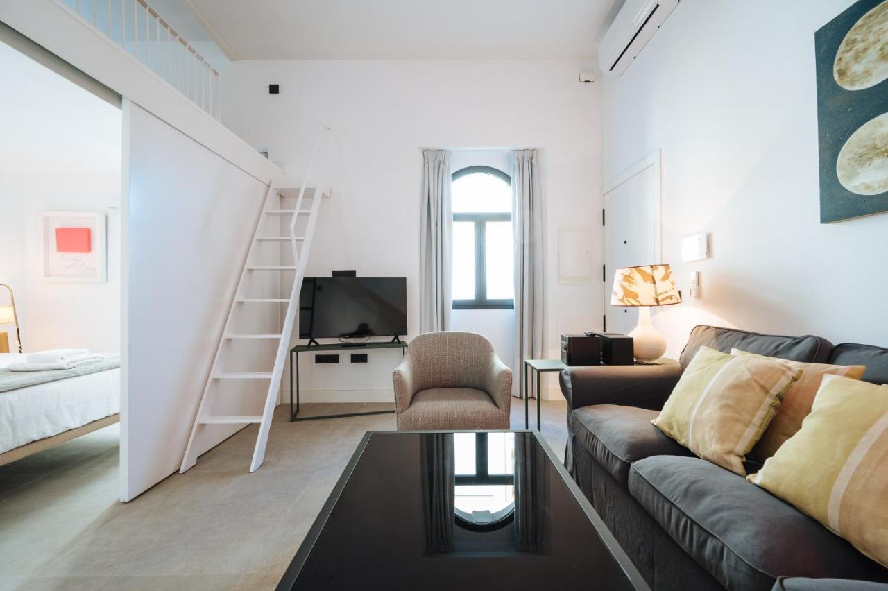 Apartamentos Montevideo 6 Севилья Экстерьер фото