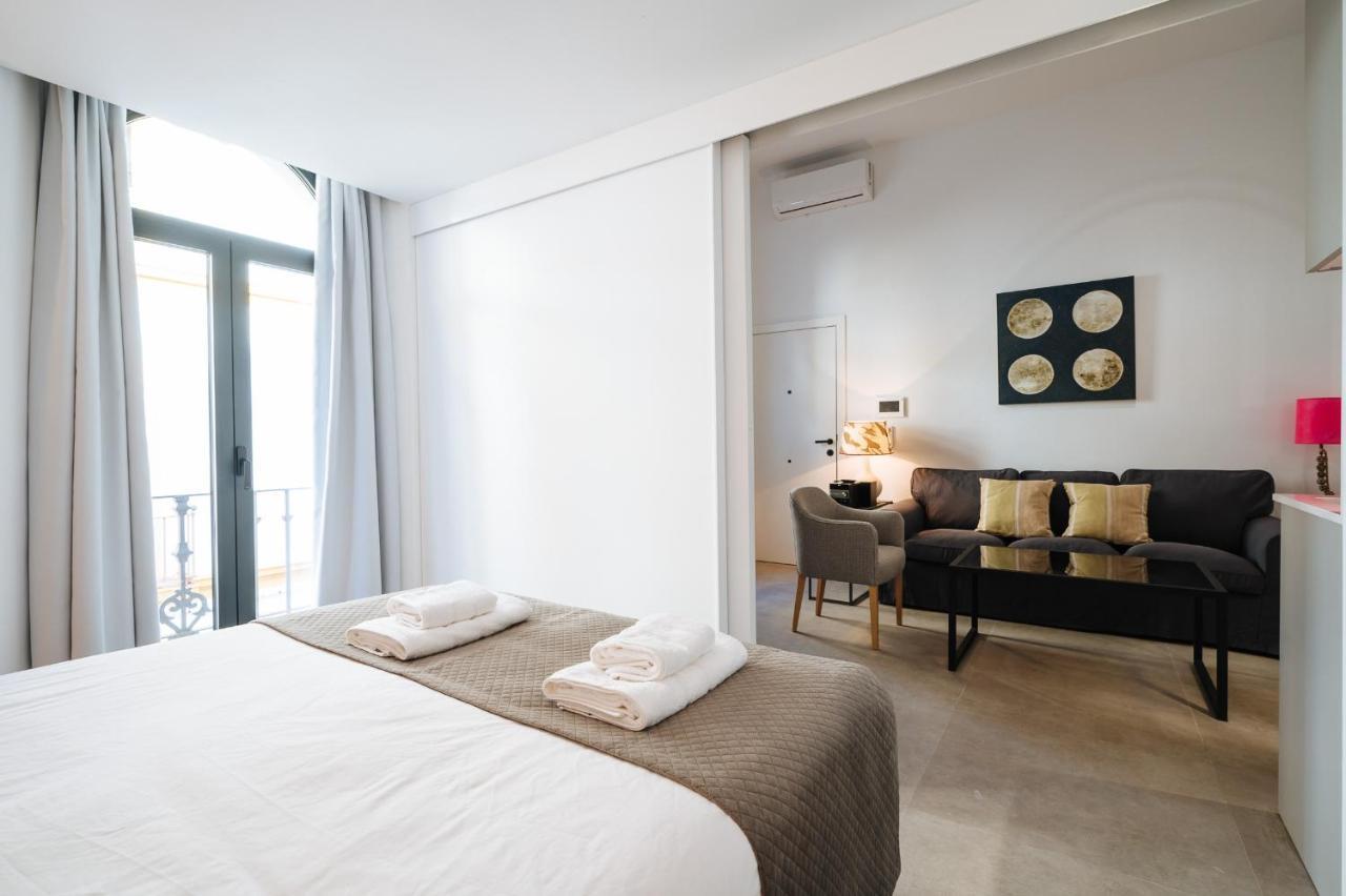 Apartamentos Montevideo 6 Севилья Экстерьер фото