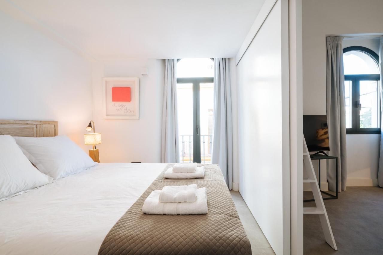 Apartamentos Montevideo 6 Севилья Экстерьер фото
