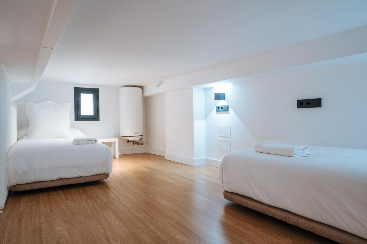 Apartamentos Montevideo 6 Севилья Экстерьер фото
