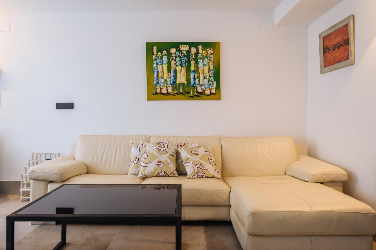Apartamentos Montevideo 6 Севилья Экстерьер фото